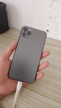 ايفون ١١ برو ماكس • ٢٥٦ • بطارية ٩٤٪