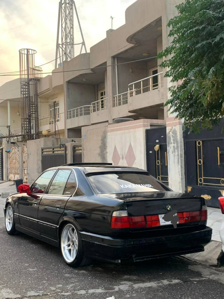 سە رە تا بە ناوی خوا ....
ٸە م BMW  بۆ فرۆشتن ارم سە نە ویی 
ارم کە ونە بە شە رتی اولیات دە یفرۆشم 
مۆدیلی   1994
مە کینە ی 525 گیر عادییە گیرمە کینە ی بە شەرت 
تە قە ورەقە ی بە شە رت اکسلی بە شە رت سلایتە 

تە بریدە جە مپە کی لای سە کنی هه یە خە فیفە 
ناوخورفە ی لۆکە جوار تاییە و ویلی نوی لە ژیرە 

دە بڵ ارباکە دە بڵ چە کمە چە یە پیش پانە لایت عە لقیە فورمیکاییە تکاییە مشتە ری نی بیزارمان مە کە لە گه ل ریزم بۆ ادمینی گوڵ 
شوین هه ولیر   سعری 35  معامە لە ی تیداییە .                 
*********** أربيل, العراق
