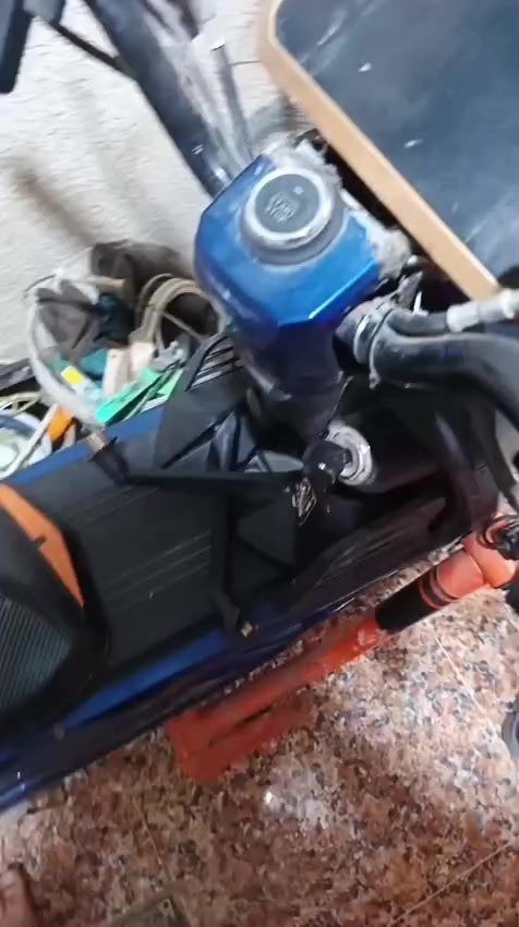 السلام عليكم
دراجه شحن موديل 26 X900 بطاريات كبار 33 امبير 
الدراجه ما ماشيه هواي قليل كلش 
بيها ملاحضه صغيره ومتاثر عل مشي ابد ( الراصطه مال الشاشه مكسوره بس) الشاشه كلشي مابيها شغاله السرعه 110
فول فوول 
السعر 450 وبيها مجال قليل كلش 
العنوان البصره التنومه كردلان 
هاتف ***********
مو شراي لا تتصل 
ولاتكلي شبيها مابيها كلشي مذكور
