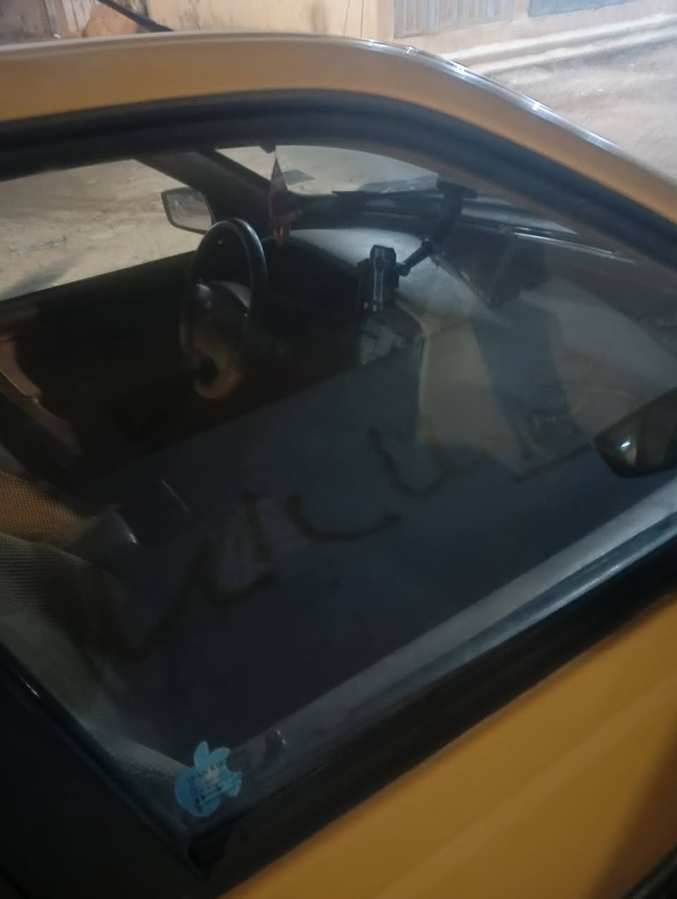 سلام عليكم سياره بيجو لميس موديل 2013رقم بغداد السعر 38ورقه وبيهه مجال قليل الاستفسار على الرقم ***********عنوان بغداد
