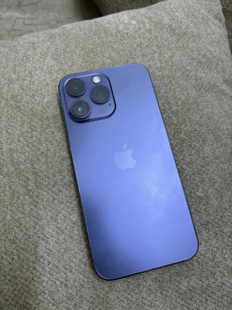 سلام عليكم ايفون 14برو ماكس ☎️
جهاز مستبدل شاشه فقط فقط الشاشه نوعيه جيده 

ذاكره 256 بطاريه 81لا مستبدله ولا معلايه جهاز نضيف حيل 

وكما موضح أمامك اضهر فقط هيج خالع  ما مبدل ما مبدل ركز زين 

كامرات ✅ سماعات ✅ انتصال ✅وأي فأي ✅ فيس إيدي ✅كله شغال مابي اي شي نقص جهاز نضيف حيل 

الستفسار  خاص موجود 

***********
رجاء مو شراي لا يدخل ولا يكسر سعره
