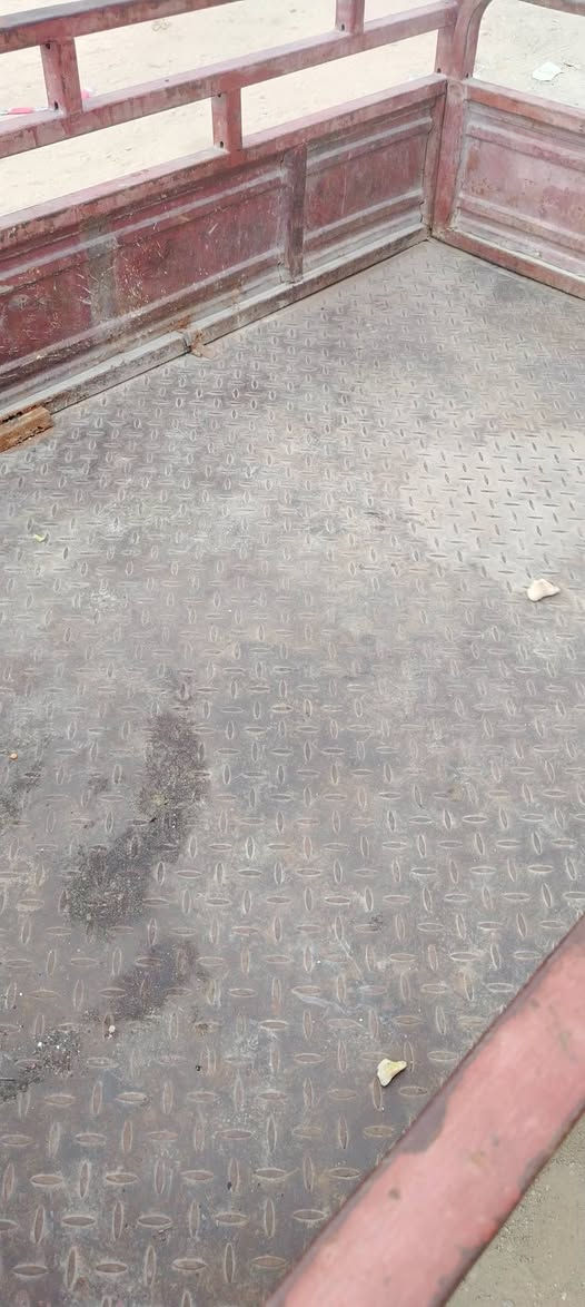 ستوته لي فان موديل 13 رقم ابيض ستوته ما عوزها شغل ومحتاج سعر 1500 وبيها مجال *********** واتساب
