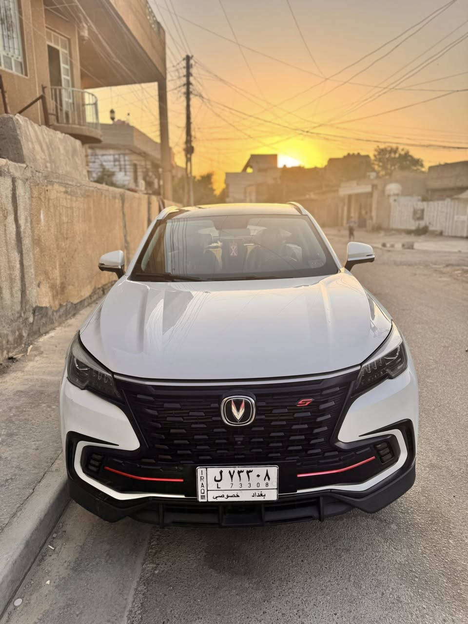 شانجان CS85 موديل 2022 – فل كامل (أعلى فئة)
محرك 2.0 تيربو 4 سلندر بقوة 233 حصان / 360 نيوتن متر، جير 8 سرعات دفع أمامي.

ماشية 75 ألف كم، بانزين عادي.

أنماط قيادة (عادي – اقتصادي – رياضي – ثلوج).

مواصفات أمان متكاملة:

ABS، توزيع إلكتروني للفرامل، ثبات، مساعد صعود ونزول، وسائد هوائية أمامية وجانبية، رادار، تحذير تصادم أمامي، مكابح طوارئ أوتوماتيكية، كشف نقطة عمياء، تحذير خروج عن المسار، TPMS.

مواصفات راحة وتقنيات:

كاميرا 360 + اصطفاف ذاتي وريموت، حساسات أمامية وخلفية، مثبت سرعة متكيف، تشغيل بصمة وعن بعد، صندوق كهرباء، سقف بانوراما، شاشة عدادات 10.25 إنش، شاشة وسطية 12.3 إنش، عرض شاشة الجوال، 8 سماعات.

مقاعد جلد كهرباء مع ذاكرة للسائق وتدفئة وتبريد، مرايات كهرباء مع تسخين، حساس مطر، إضاءة LED، رنقات 19 إنش.

معدل صرفية 14.1 كم/لتر.
السعر ١٥٠ ورقه وبيه مجال بسيط
رقم الهاتف ***********
