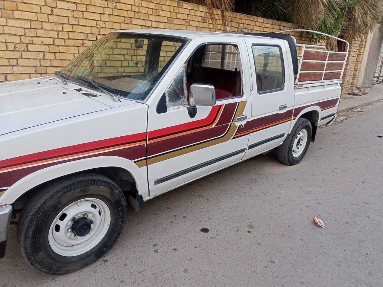 السلام عليكم بيكم نيسان مديل92 معمره تعميره حلوه رقم ميسان تحويل مكينه ونجي رياضي كير عادي خير من الله بس الرابع يفلت وبريشر مال البريك *********** 
واتساب مفتوح
