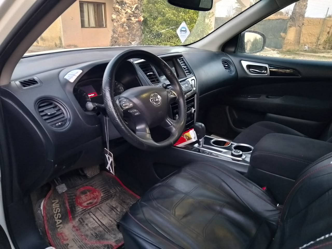 نيسان بافندر موديل  2016سليملنيه بيها  3قطع بدون دواخل سياره جديده وجاهزه كير محرك شرط بيع او مراوس.. السعر  135....***********...***********
