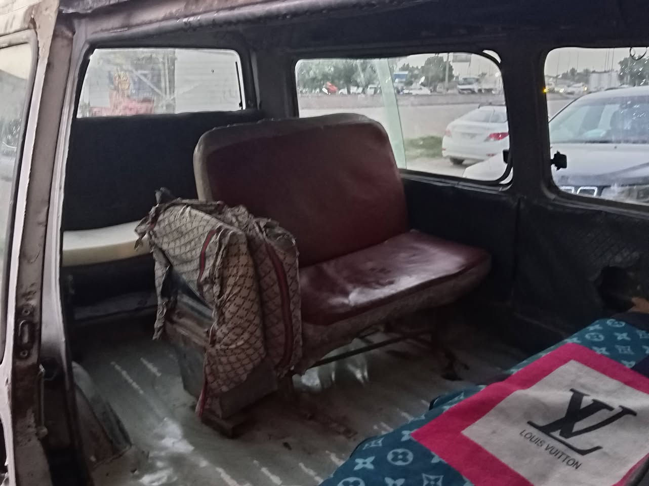 السلام عليكم بسته موديل ٩٤
باسمي تحويل ثانيوم مصفره هيئه وغرامات
سياره نضيفه وحلوه وبيها خط السياره خير من الله كير مكينه مكفوله بيها شويه تبخير بدون تنقيص دهن تبخير طبيعي سياره جاهزه كبل تاخذها لشارع امانه الله ورسوله السعر ١٨ وبيها مجال حك الجيه المكان السيديه
رقم ***********
