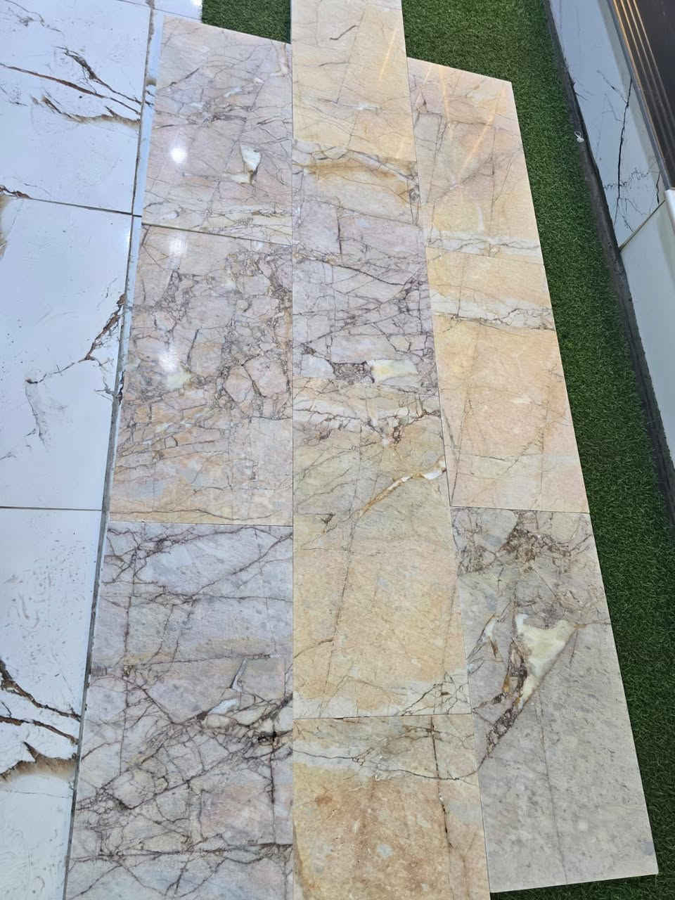 #_تحيه_طيبه_زبائننا_الكرام 
⚫ نعلن عن تجهيز #_المرمر الايراني ذو مواصفات عالية  الجودة 💯
⬅️ملاحظة يوجد خدمة توصيل لكل المحافظات وبأسعار حسب الكميه 
⬅️النوع مرمر ايراني روز سوبر ممتاز
⚫ السمك  2سانتيم 
🔵قياس 30في 60
🔵يوجد بايات درج قياس 100و 110و 120
🔵 بايات منياتور و عسلي و نيريز و السيسليا جباري 
🟢سارعو بالحجز قبل نفاذالكميه 
⚫ مستعدون لتجهيز المشاريع الحكومية والأهلية والمكاتب في جميع المحافظات وبأسعار الجمله مناسبة جدا 

كربلاء المقدسه 
للحجز والاستفسار مراسلة الصفحة أو الاتصال على رقم 
***********
