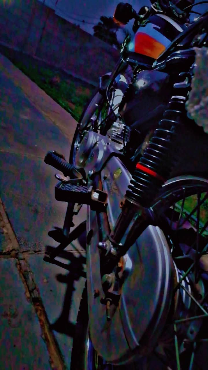 سلام عليكم دراجه للبيع شاصي موديل 2021 ارشا بلادي موو تعمير وراق صولي بيه مكينه اصلي شلامجه موديل 25 مبدل بيه بس ولفات شديتله ولفات صفررر واحد مكاني كوت الجديده سعر اتصال علا رقم *********** دراجه نضيفه احله من تصويرر
