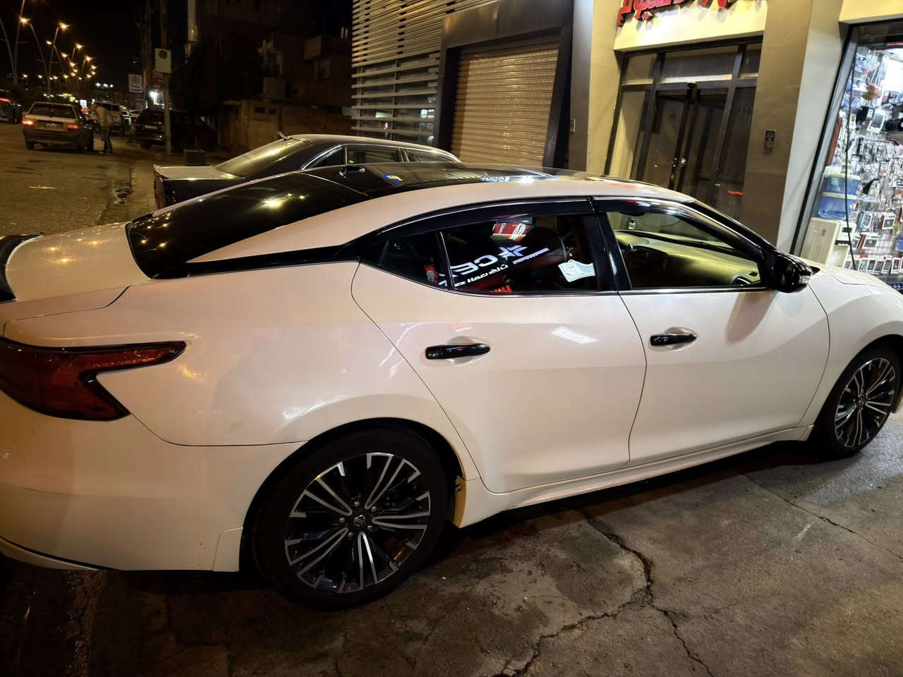 السلام عليكم 
مكسيما  2017
بيع او مراوس مكاني موصل 
فول موصفات  SL
حادثه جاملغ ايسر وباب
موصفاته
✅بصمه 
✅بنورامه
✅اكروز سرعه 
✅تحديد مسار 
✅كار بلي
✅تدفه بل كراسي وبل ستيرن 
✅كراسي كهرباء جلد
سستم صوت بوس 
عليها bbfعلى البونيد والايتات
وبعد بيه هوي موصفات
مكينته V6 /3.5✈️

تخمم تاير 
سياره نظيفه 

رقم اربيل تحويل ثاني يوم
السعر 143$وبيه مجال
***********
