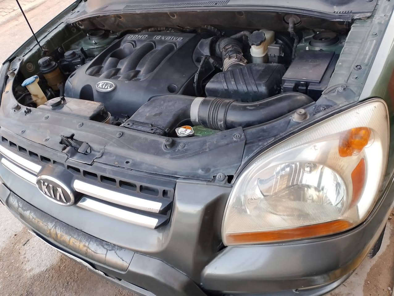 السلام عليكم عندي كيه سبورتج للبيع 2008 جاهزة من كلشي بيها صبغ عام الجماليه حادثها فقط قبق الجنطه واردها امريكي بأسمي عنوان النجف الاشرف السعر 85 وبيها مجال بسيط ***********
