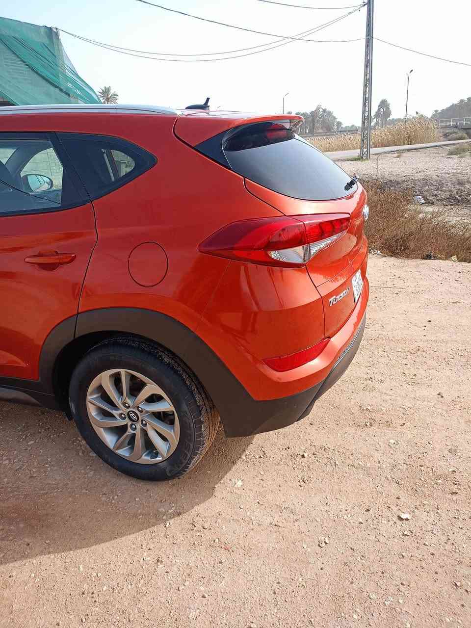 السلام عليكم للبيع توسان 2016 وارد امريكي لون مميز السياره حادثه البنيد فقط مصلح نفسه والباقي مكفول  ليبل واحد السياره جديده بمعنى الكلمه كير محرك حداديه تايرات كله فول مواصفات السياره محرك 2000 كامره شاشه صغيره فورويل انضمة قياده كشن كهرباء ويل كب كشاف رقم بابل دولي السعر 142وبيه مجال والشراي يتصل *********** وبي واتساب مكاني بالحله
