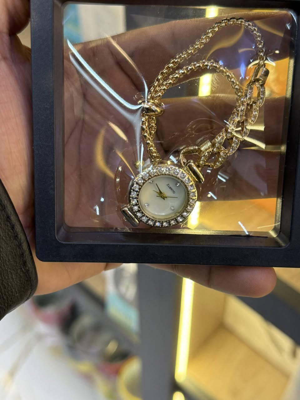 ساعه نسائية خلقه و خلاق 
متوفرة الأن 
يم مكتب جاسم للموبايل 
العنوان ناحية الزاب قرية شميط 
#جاسم***********
