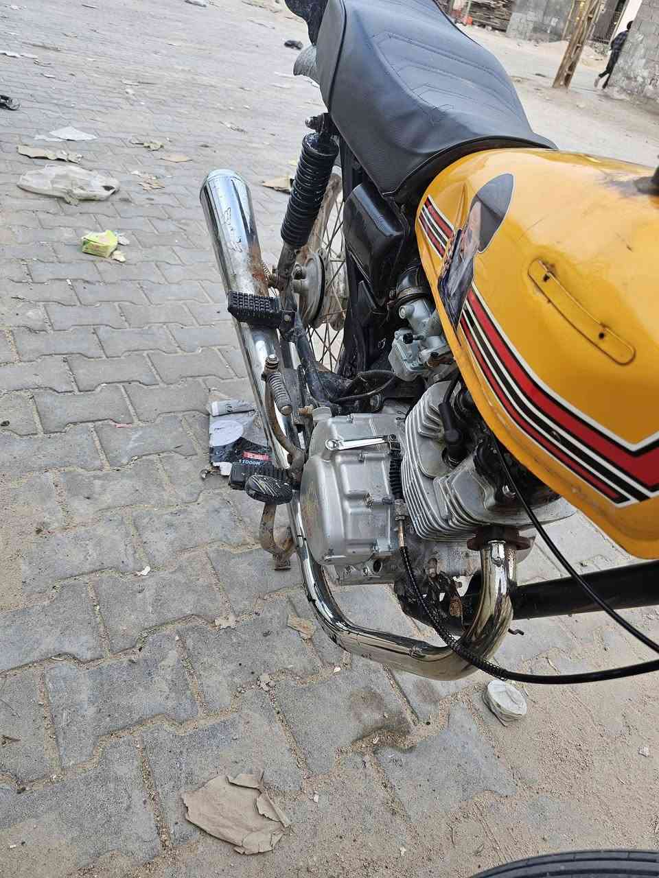 سلام عليكم شباب دراجه البيع دراجه حلوه مانقصها اي شي رايدها 300وبيها مجال الطيبين مكاني هارثه ايم صيطرت القادسيه وهاذ رقمي ***********
