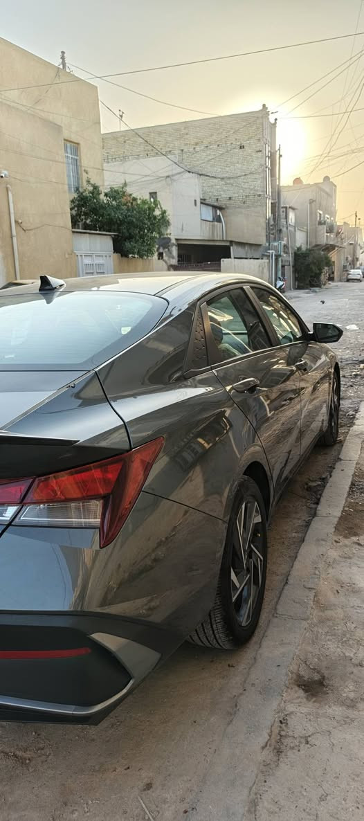 سلام عليكم
الانترا ٢٠٢٥ SLE سبورت 
ماشيه ١٢ الف
ترقيم جديد 
مواصفات  
بصمه تشغيل عن ترحيب ب بيبان 
دخل اسود بلاك بلكامل 
رادار امامي جانبي خلفي 
شحن لاسلكي 
سبايدر بلادي 
جان سود 
لد دخلي 
ويل كب 17 
حادثه حافت البنيد طخو جاملغ ب حموله 
مكاني بغداد الحريه 
الاستفسار ***********
