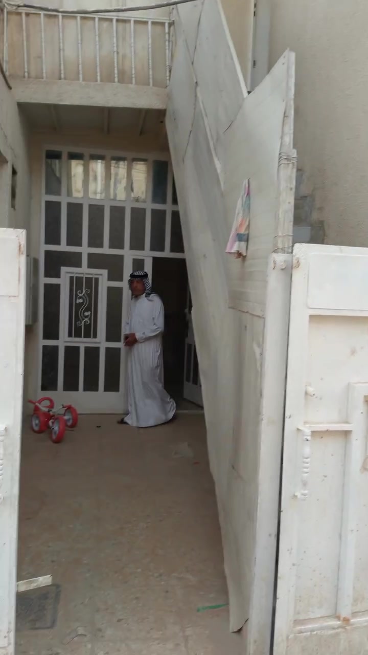 اكو بيت ايجار بكويريش بل  ٤٠٠٠مساحه ١٥٠متر طابقين بي غرفه مطبخ صاله منور داخلي ايجار  ٤٠٠قريب على الشارع العام تلفون  ***********
