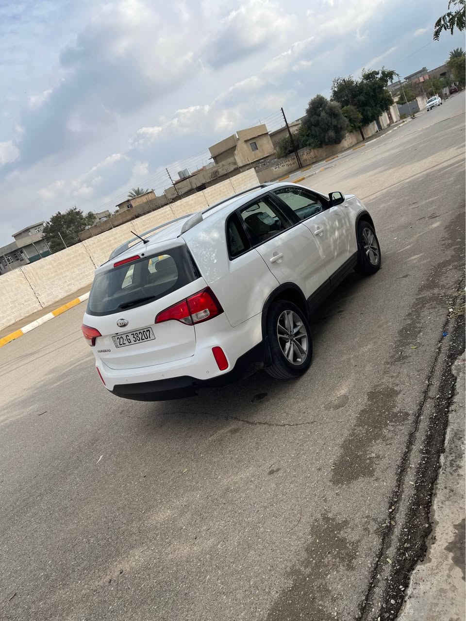 سورنتو 2014 خليجي شكل جديد 
محرك 24 دوش شرط لا صرف ولا بخار 
كير اتوتمتيك شرط 
صدر امامي خلفي جديد 
تايرات جديد 
كهربيات كامل شغال 
تبريد تدفئ
7 راكب   3قطعه تبريد
ماشيه 196 حقيقي 
بيه صباغ قطعه وحد جملاغ  سايق فقط بدون دواخل بدون معجون بدون فتح باقي مكفول
سونر موجود
سنويه رقم جديد شرط تحويل وكاله
سيارة حيل نظيف ما بيه نقص 
سعر 146 بي مجال 
مكاني كركوك روناكي 
*********** كركوك, العراق
