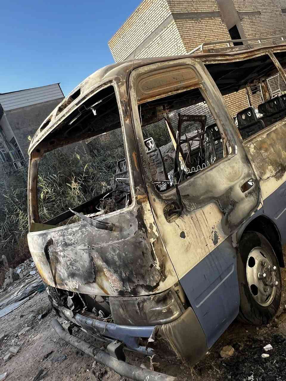 السلام عليكم كوستر للبيع موديل 2007 محرك كير اكسل كفاله هستوني شادهم  وملايحهن اي نار  مكاني بغداد الشعب رقمه بغداد 
*********** للستفسار
