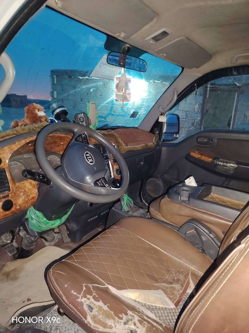 سياره كيا 2017 سياره نظيفه مقفوله كفاله عامه من كل عيب ومن كل ضربه سياره نظيفه مكني نجف لتوصل ***********
