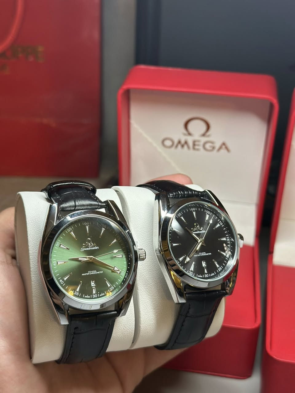 ساعة مِن OMEGA
ماستر كوالتي شرط الضمان 
زجاج ياقوت صناعي ضد الخدش 
جلد اصلي مختم 
مقاومة ماء 3 ATM 
مكينة مايكروكوارتز (حركة اوتوماتيك) 
ظهر الساعة كشف 

ضمان ٦ اشهر 

السعر ٣٨ الف مع التوصيل


**إذا كنت صاحب هذا الإعلان وتريد حذفه لأي سبب، رجاءا أرسل رسالة إلى الدعم الفني**