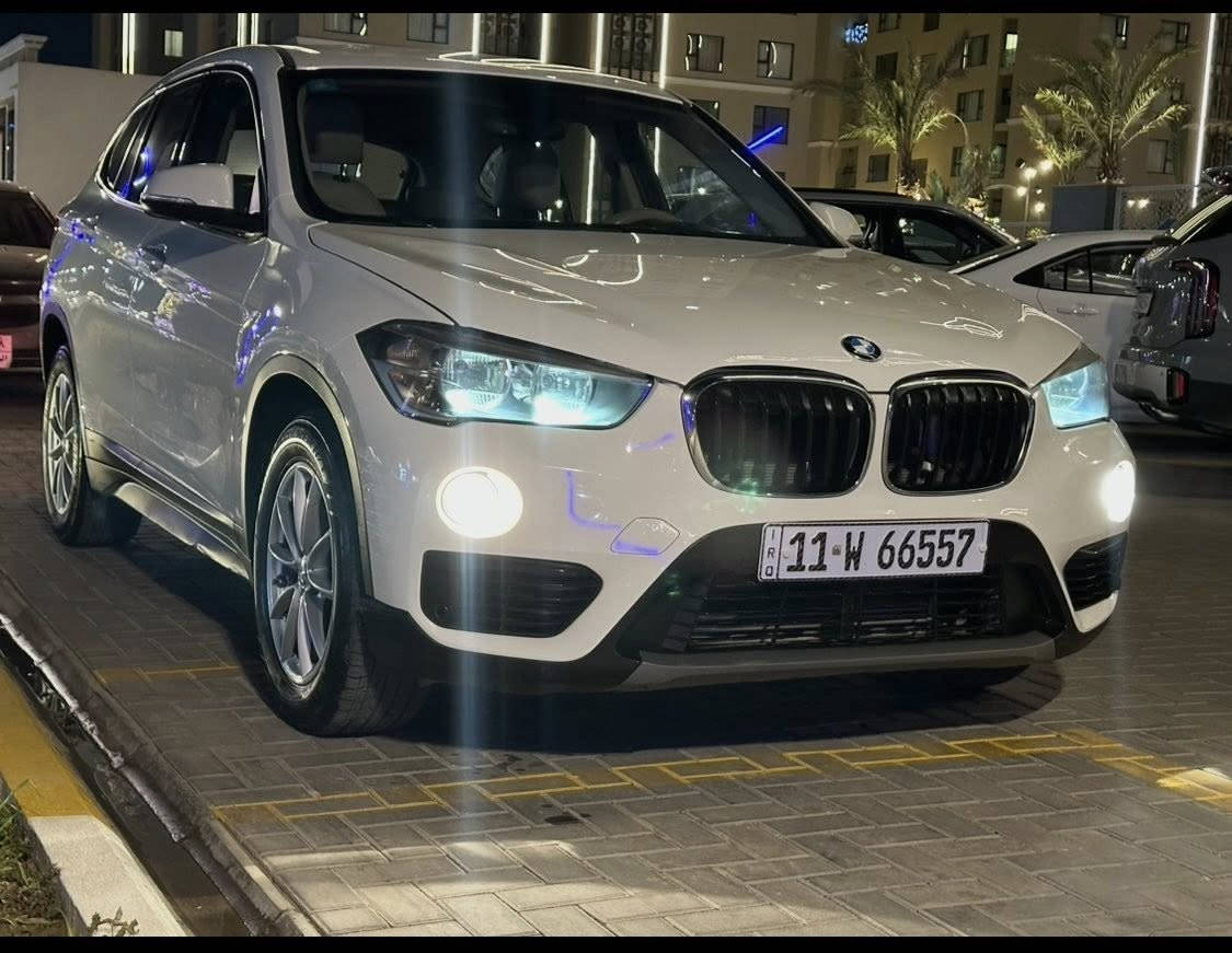 مرحبا حبايبي هاي BMW X1 خليجي السياره جديده جدا استعمال شخصي وقتصاديه وبرغي ما مفتوح بيهة عل وضع الشركه مكينه ٢٠٠٠تيربو احله مكينه المواصفات فول من عدا الفتحه يعني اهواي مواصفات وبسعر مناسب جدا بيهة شخط بل باب وجاملغ الخلفي وصبغتهن وعندي صور الشهط قبل لا اصبغ 
الموديل ٢٠١٩ المشي ١٠٠ الف الهاتف ***********
