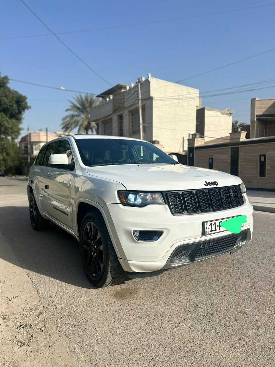 جيب بلاك توب 2019 
حادث خفيف 
ممشى قليل 
كير ومحرك وشاصي كفاله عامه 
فول مواصفات 
فتحه 
شاشه كبيره 
كامره دواره 
فور ويل 
تشغيل عن بعد 
صبغ بنيد وجزء من الجاملغ 
الدواخل مكفوله 
السعر 245 ورقه 
العنوان بغداد / السيديه 
***********
