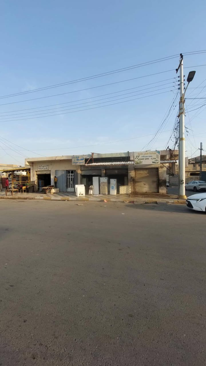 للبيع مكان تجاري
المساحه 505 
واجهة 16
طابو ملك صرف
المكان حي نزال
للاستفسار ***********
