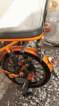 السلام عليكم دراجه شحن للبيع يرادله ملف وعقل  السعر ١٥٠ العنوان البياع الرقم ***********
