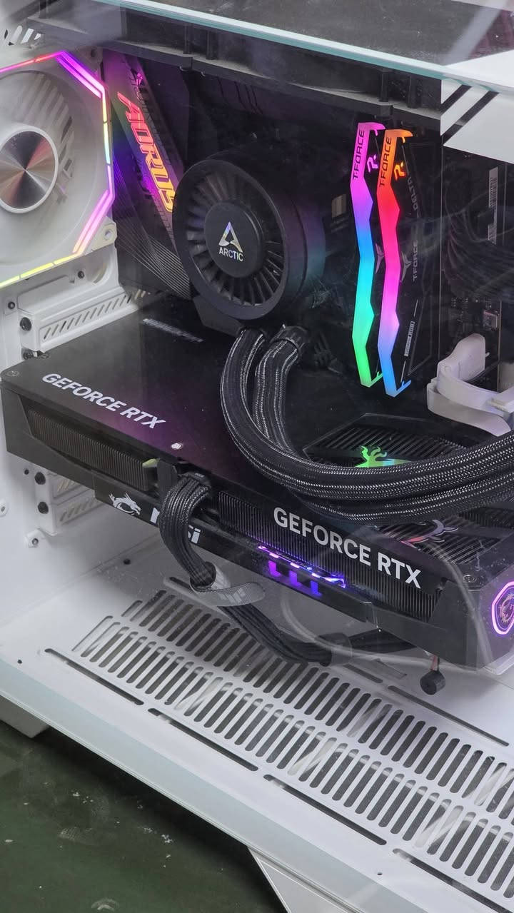 Pc
I9 14900k
Rtx 5070 msi gaming tero
1t lexer g4 7400
2t sata 6000
Aours z790 x pro 
Taf powr 1000 w
Case dark fish 477 ابيض
 ARCTIC Liquid Freezer III 360
Ram 32 ddr5 6000
شاشة lg 2k 165hz
تفاصيل خاص


**إذا كنت صاحب هذا الإعلان وتريد حذفه لأي سبب، رجاءا أرسل رسالة إلى الدعم الفني**