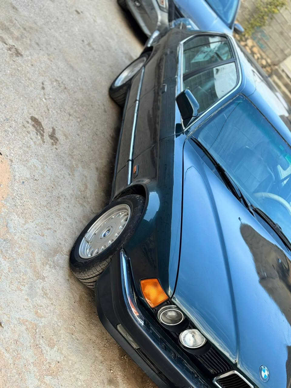 السلام عليكم سياره بي ام 700 موديل 1994 دبل ايرباك السياره كلها شغاله خير من الله السعر 48 وبيها مجال بسيط العنوان الرمادي جويبه رقم الهاتف *********** ملاحظه اخوان مكلف بالنشر
