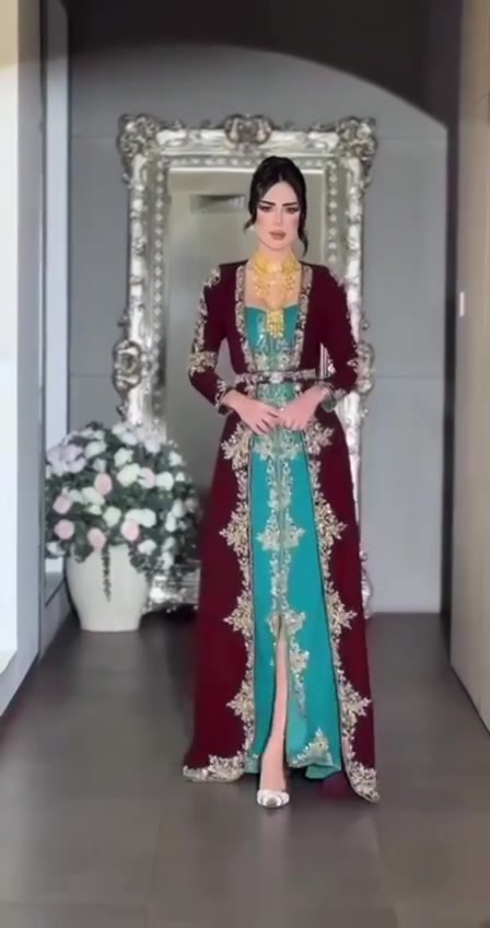 موديل جديد.😍😍😍   
قفطان ملكي – فخامة بتفاصيل راقية  
القماش :دبل ايطالي 
🔹 تصميم قطعتين (داخلي + خارجي) 
🔹 تطريز فاخر: خرز + برق + سيلان
القياسات :38 40 42 44 46 48 50   
السعر؟؟؟؟؟؟ 🤗🤗🤗
الكود  : 5812
____________________________
Yeni model 😍😍😍   
قفطان ملكي – فخامة بتفاصيل راقية  
القماش :دبل ايطالي 
🔹 تصميم قطعتين (داخلي + خارجي) 
🔹 تطريز فاخر: خرز + برق + سيلان
Beden :38 40 42 44 46 48 50   
Fiyat : ؟؟؟؟؟؟ 🤗🤗🤗
Kod : 5812


**إذا كنت صاحب هذا الإعلان وتريد حذفه لأي سبب، رجاءا أرسل رسالة إلى الدعم الفني**