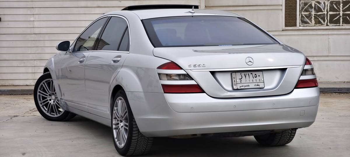 للبيع S550 
موديل 2007 
مكفوله بدون صبغ 
محرك V8 
جديدة جدا 
باب طويل فول مواصفات 
ابواب +صندوق شفط 
مري شفط 
كشنات اماميه خلفيه كهرباء +خزن ميموري 
ستيرن كهرباء
5 بردات كهرباء 
لايت داينمك مع الستيرن 
السعر 215 ورقه 
عنواني واسط الكوت
للاستفسار الاتصال على الرقم 
***********
***********
