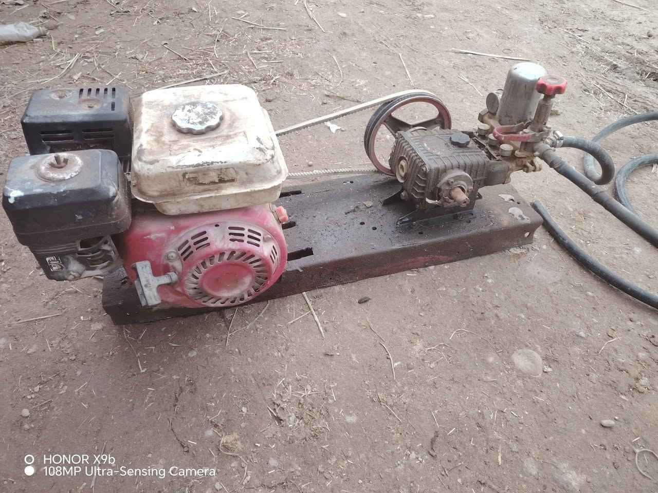 سلام عليكم مضخات غسل 
العدد ء2 كبيره وصغيره 
المكان بغداد 
***********
