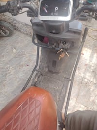 6 بطاريات • بطاريات كهربائية
