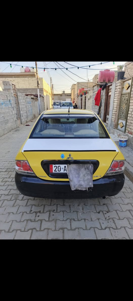 سلام عليكم سياره لانسر مديل 2010السياره بسمي تحويل ثاني يوم السياره بيهه بس الهلالت مصبوغه باقي السفسار على الرقم ***********
