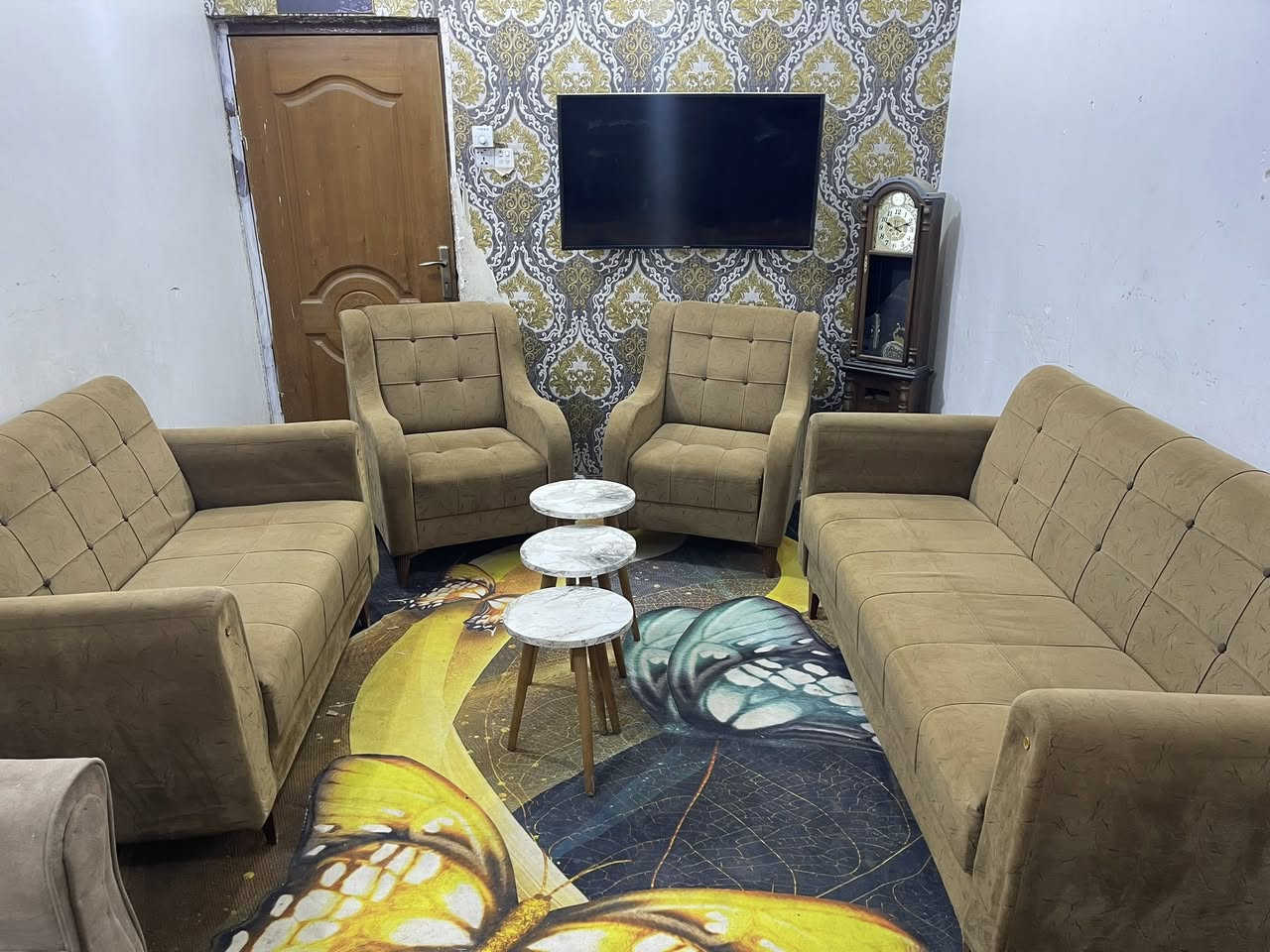 تخم 7 مقاعد مع طبلات للبيع ب210
‭***********‬
