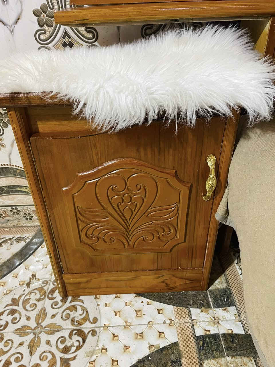 غرفه عراقيه نظيفه كلش زلق مابيه البيع سعر 950 وبيه مجال قليل  رجآ مو شراي لايتصل ***********
