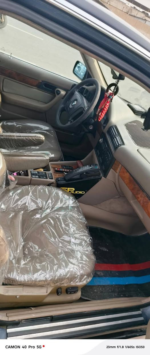 بيم موديل 92 حجم 525 اصل وفصل سياره مابيه نقص برغي مكان كربلاء السعر 88 وبيه ماجال الطيبين رقم الهاتف ***********
