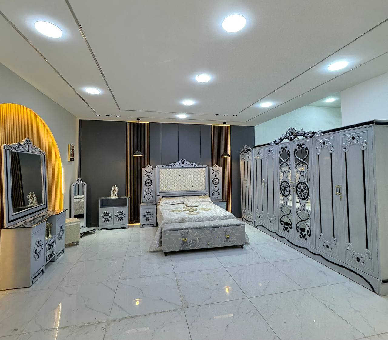 السعر // مليون فقط 😍

🔅تفاصيل الغرفة المرمري  ....

 خارج ٤ملم ام دي اف 🔺
وداخل معاكس ٣ملم 
صبغ حراري  درجة اولى 

عدد القطع  ٧ قطع 😍
🔺1 //جرباية  قياس  ١٦٠ × ٢٠٠ 
🔺//ميز جانبي ايسر قياس ٥٠
🔺2// وميز  جانبي  قياس ٥٠
🔺3// زاوية ارتفاع مترين عرض ٨٠
🔺4// وميز بلازمه  
🔺5//وميز مراية ارتفاع مترين عرض ١٢٠
🔺6// وكنتور ٦ باب  ارتفاع مترين و١٥ طول ٣ متر و١٥

القطعه الثامنة حسب الطلب 
شازلون سعرها ٥٠ الف
شازلون مخزن ٧٥ الف


**إذا كنت صاحب هذا الإعلان وتريد حذفه لأي سبب، رجاءا أرسل رسالة إلى الدعم الفني**