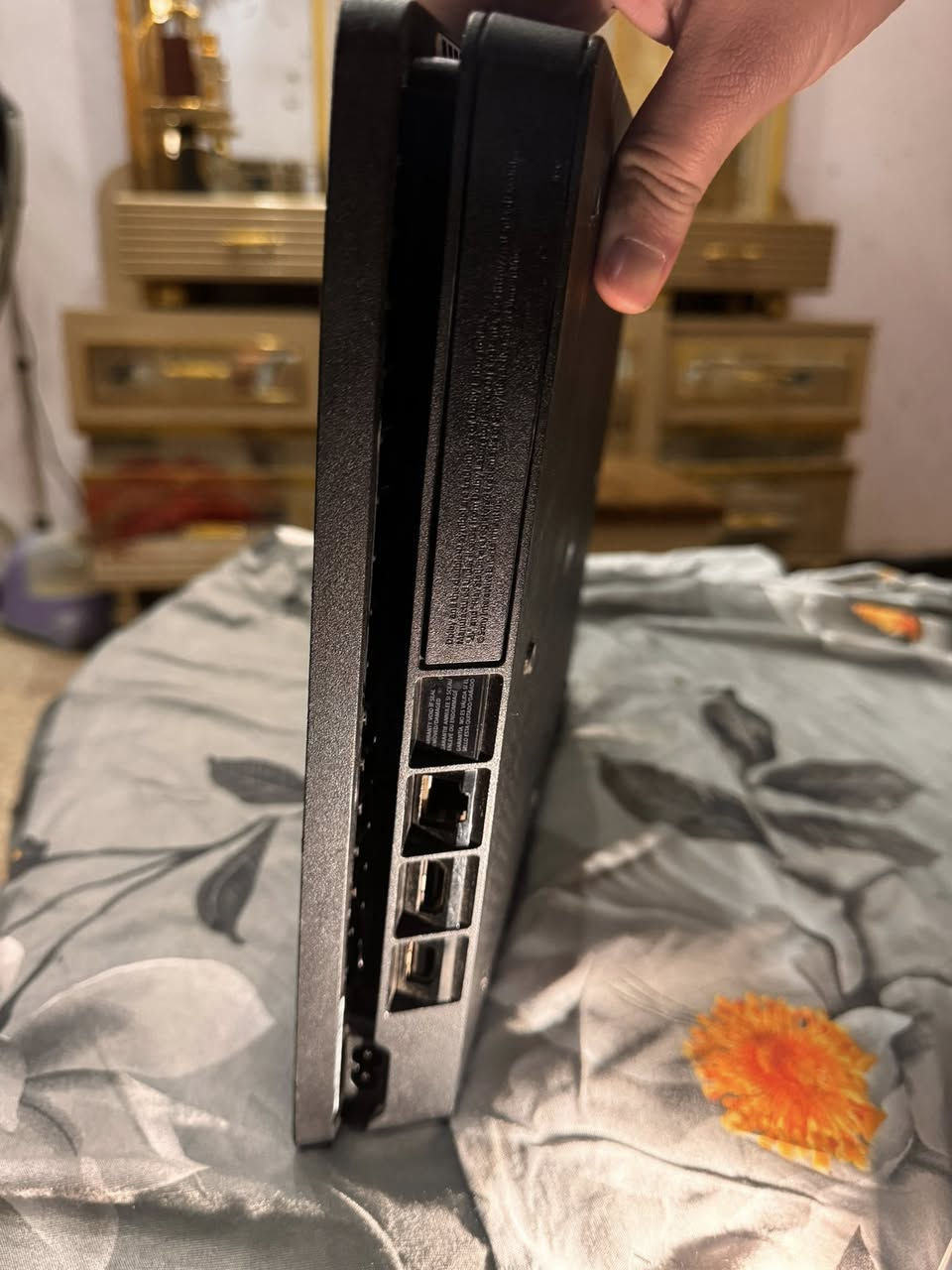 سلام عليكم بلي فور سلم لك 
سعر 175الف بيه مجال بصيط مال جيتك
ستيكر ممفتوح كفاله وياه ثنين 
يدات اصلي وقرص فيفه 21
البلي بي هذا الكسر موضع مماثر على اي شي بس القرص يطلع من اليده فقط مكاني البلديات ***********واتساب او خاص تصال ممتواجد
