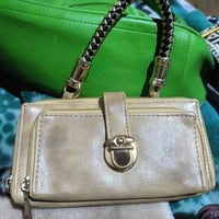 حقائب اوروبية • مراسلة الصفحة