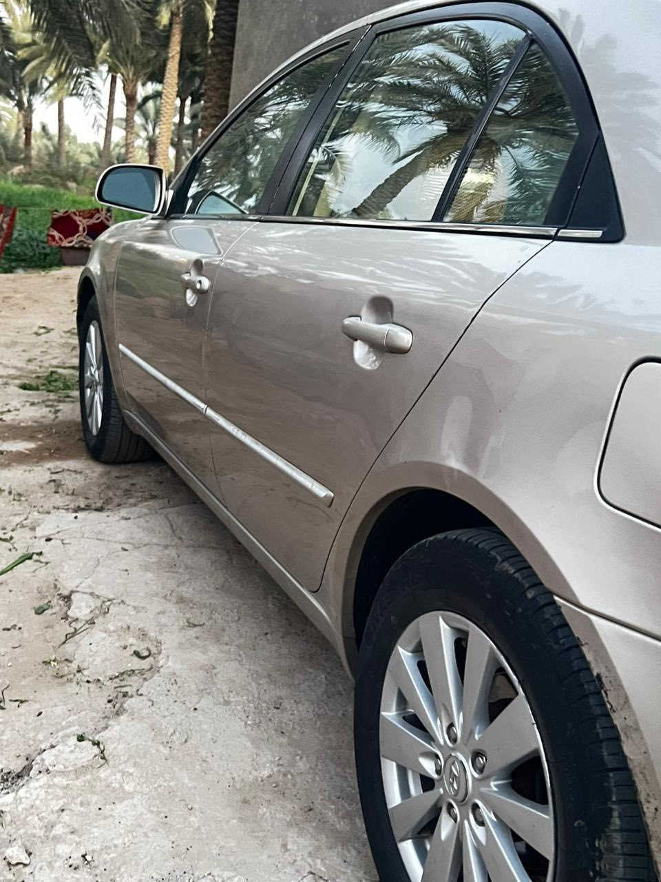 سلام عليكم 
سوناتا 2009 امريكي فول فتحه
سياره رقم كركوك مشروع وطني بسمي تحويل مباشر بكل محافظات العراق سياره جاهزه من كلشي تخم تاير صدر كير ومحرك شرط الفحص بلادي مامفتوح ستوني مبدله تبريد ثلج كفاله عامه ضربه وصبغ وتبديل لمتد سياره جاهزه من كلشي مكاني كربلاء طويريج 
عارضه ١٢٠ وبيه مجال للطيبين ستفسار ***********
