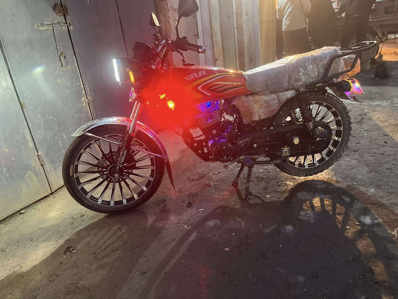 دراجه لون برتقالي
مستعجل عل بيعتها 

دراجه معايزها كلشي 

السعر 750 وبيها مجال 
العنوان سامراء 

الاتصال علا الرقم 

***********
