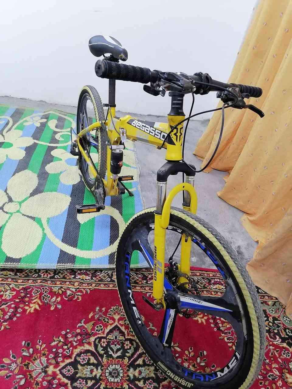 السلام عليكم باسكل جبلي للبيع حجم 24 دبلات بريكات دسك كير ٦ نمر كله شغال ويل كب فافون بولبرن باسكل ينطبك سعر ٧٠ مكاني الاثورين الدوره ***********
