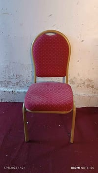 كراسي نفس هاذا جديد الاصلي الاصلي  سعر الواحد 25 للتواصل 07708903869