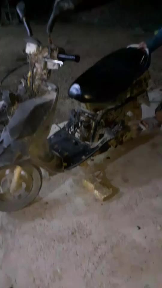 سلام عليكم للبيع دراجتين
اذا ايراني مراوس عادي 
***********
***********
