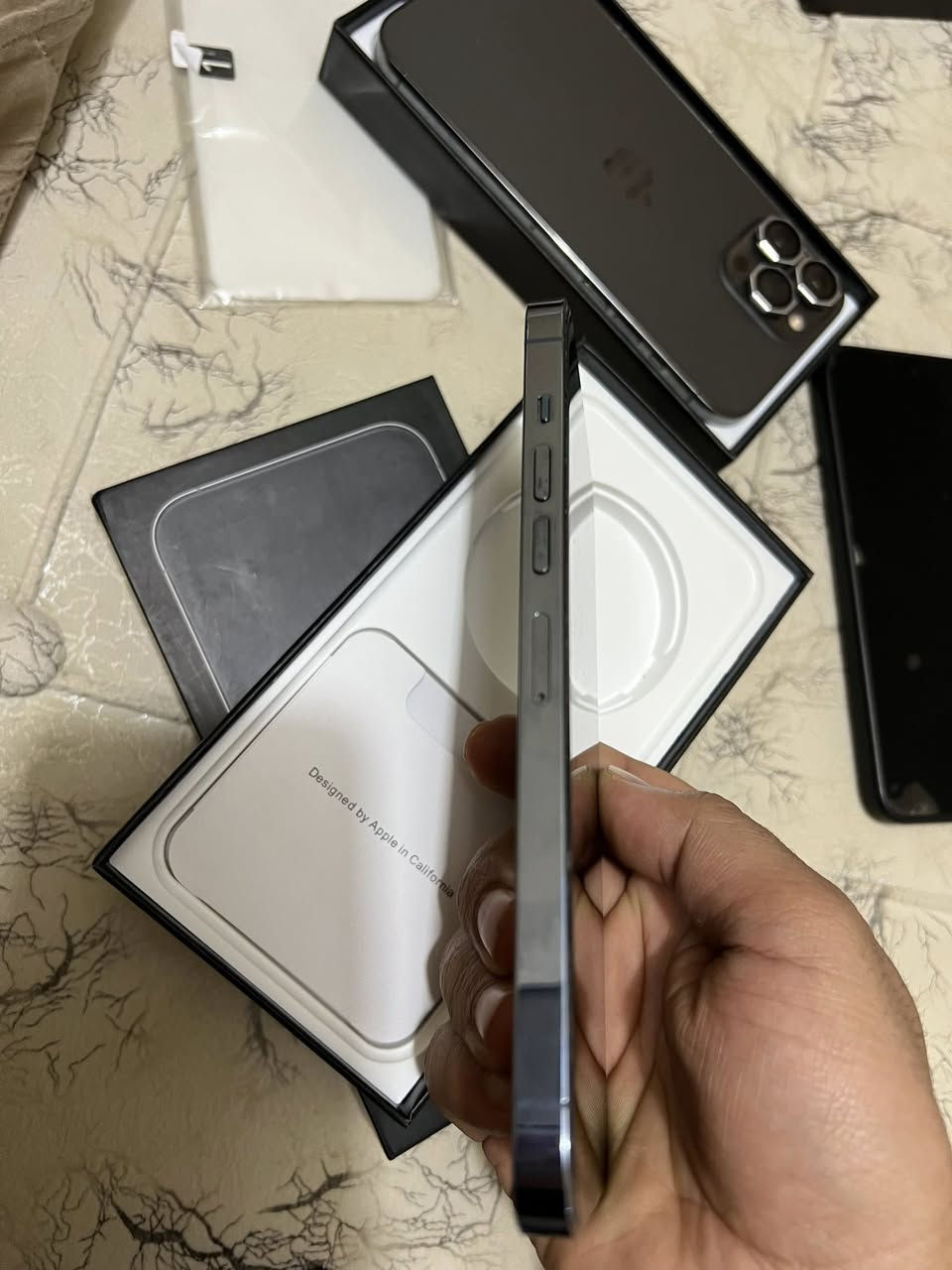 ايفون 13 برو ماكس لون بحري بطارية85 لا مفتوح ولا معله ذاكرة512 🔥 كفاله عامه الجهاز
هاتف ***********
