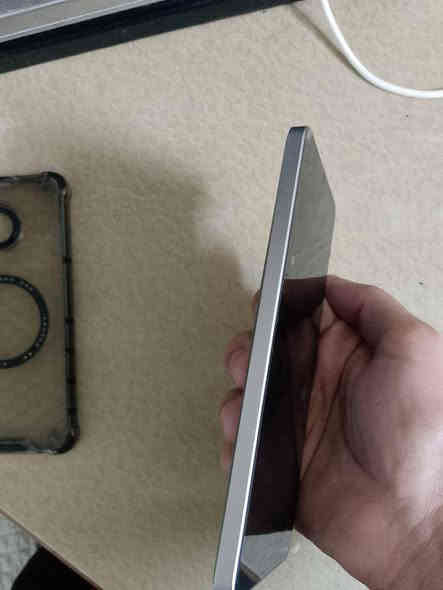 السلام عليكم للبيع بوكو F6 ذاكرة 512 مواصفات معروفه معالج قوي ببجي 120 فريم نضافة اخو جديد موضح ب صور كارتونه ضايعه شاحنه اصلية موجودة مكاني بغداد الدورة سعر 350 بي مجال بسيط حك الجيه 

استفسار ***********
