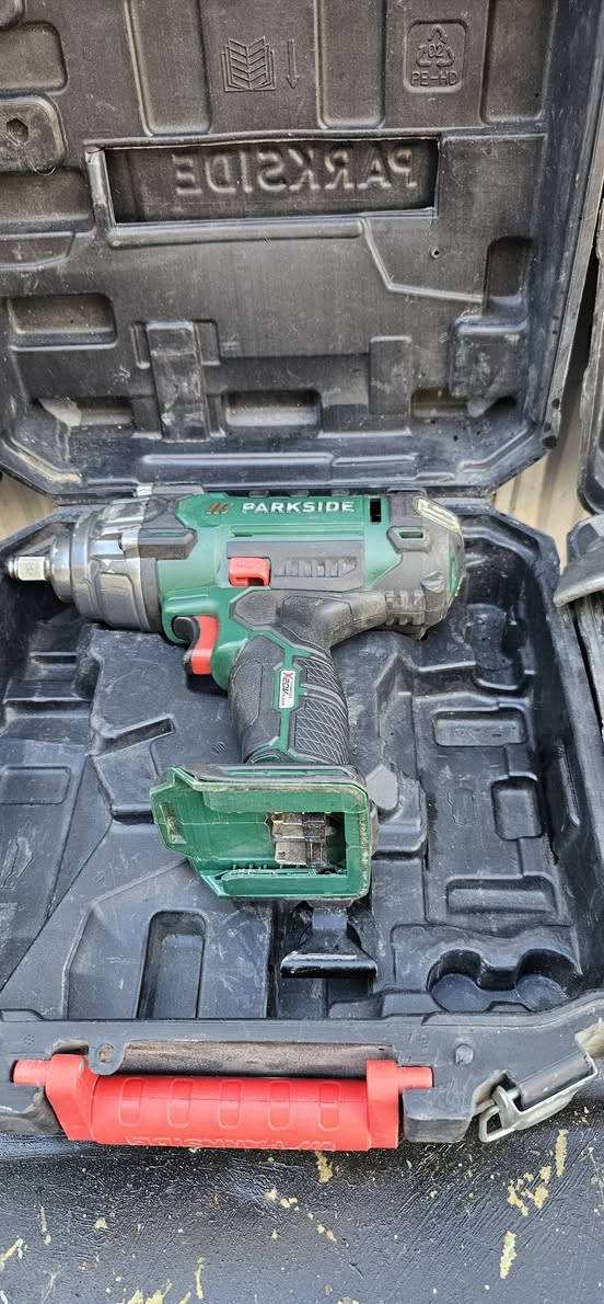 يالله
دريل. لقمه +دريل فتح وشد +كوسره مع بطاريه +وشاحن للبيع 

ومنشار ترددي كمل بدون شاحنه ابيع فحم


**إذا كنت صاحب هذا الإعلان وتريد حذفه لأي سبب، رجاءا أرسل رسالة إلى الدعم الفني**