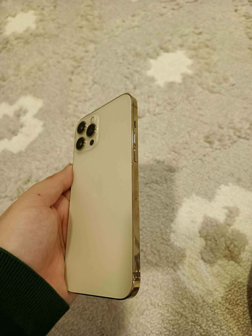 ئايفؤن 12 پرؤماكس 256 دوو سيم ZZA پاتري 77  گؤلده نه كراوه ته نيا گلاسه كه ي دوو درزي هه يه كيشه نيه بؤئيش كردن به شرتي يه ك مانگ
***********
سعري 280$ تؤزيك معامه له السليمانية, العراق
