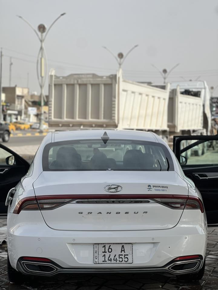 هونداي أزيرا 2023
HYUNDAI AZERA
غاز بلادي

موديل 2023
حجم المحرك, V6 3000
مرتبط بناقل حركة أوتو 8 نمر
مفتاح التشغيل بصمة
رادار
تشغيل عن بعد
فتح الصندوق كهرباء
حساسات أمامية
٩ حساسات خلفية
لايت زينون + LED
ا بك لايت LED متصل
المرايا قابلة للطي كهرباء
AIR BAG 6 عدد
هاند بريك كهرباء
ABS I
Apple Car play شاشة
كاميرا دوارة
الانارة الداخلية LED
مقود جلد حياكة
شفتات مقود
Cruise مثبت السرعة
ل المودات والاوامر الصوتية
Bluetooth / T YPCE I dj
مخرج منفذ الطاقة
• فحص نظام السيارة
) المقاعد جلد لون اسود ملكي
حركة المقاعد الأمامية كهرباء
تدفئة وتبريد المقاعد الأمامية
تجاوي متحركة
تبريد شاشة لمس مناخين منفصلين
قطعتين تبريد
Drive Mode أوضاع القيادة
Auto Hold أوتو هولد
نظام مانع الانزلاق
يم تطعيم الدواخل ألمنيوم
رادارات عدد 4
قماره جلد ملكي بلاد
جامات اوتو عدد 4
قياده ذاتيه
تحديد مسار

الاستفسار اتصال ع الرقم
***********
